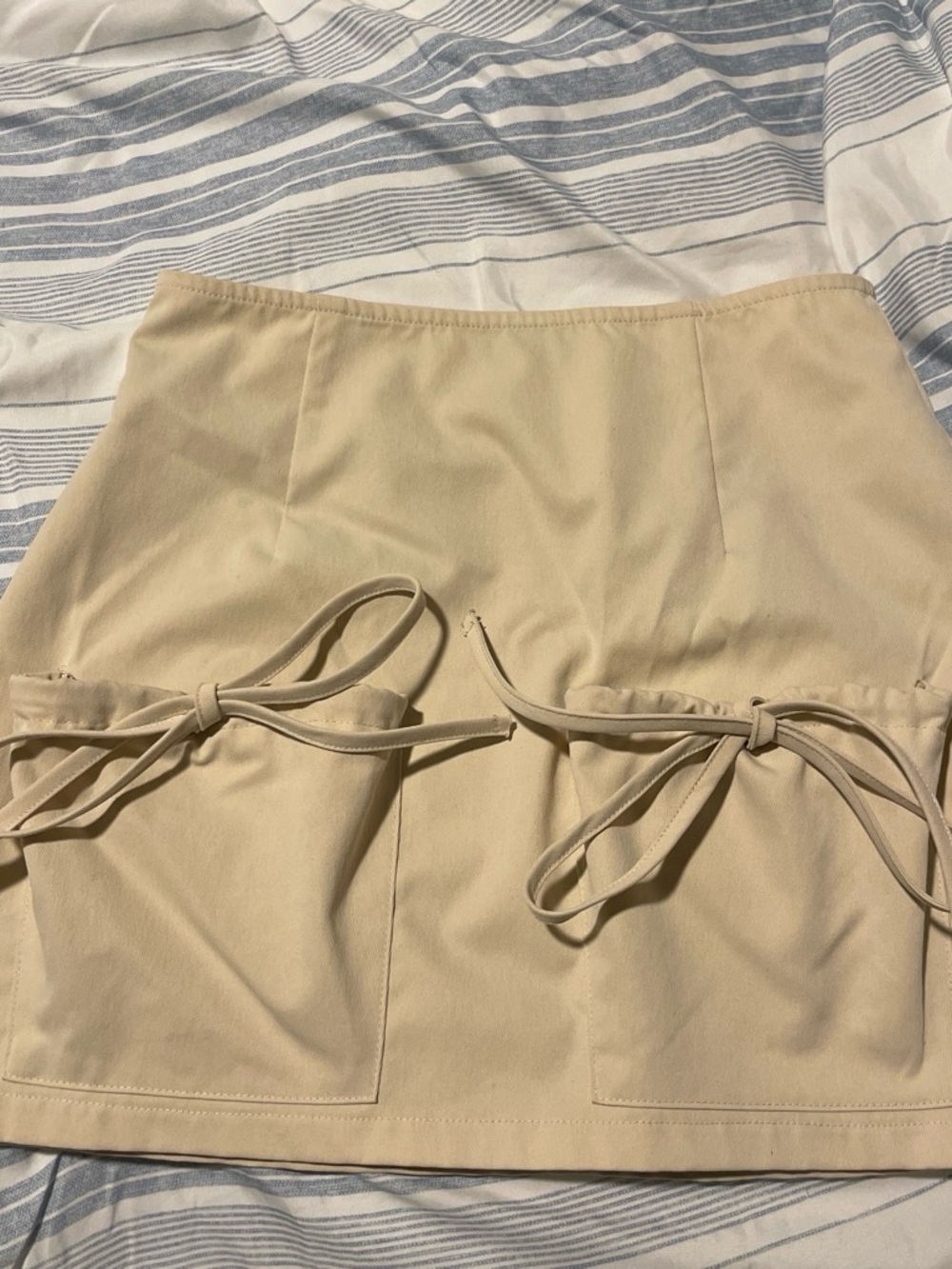 Beige Tie-Pocket Women's mini skirt-